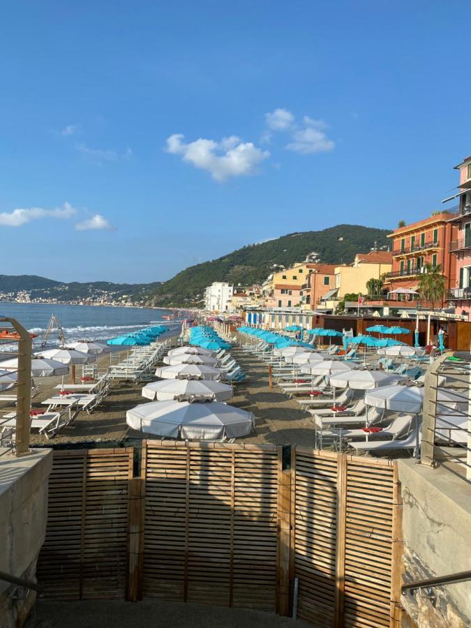 Apartment Fronte Mare Con Terrazzo *