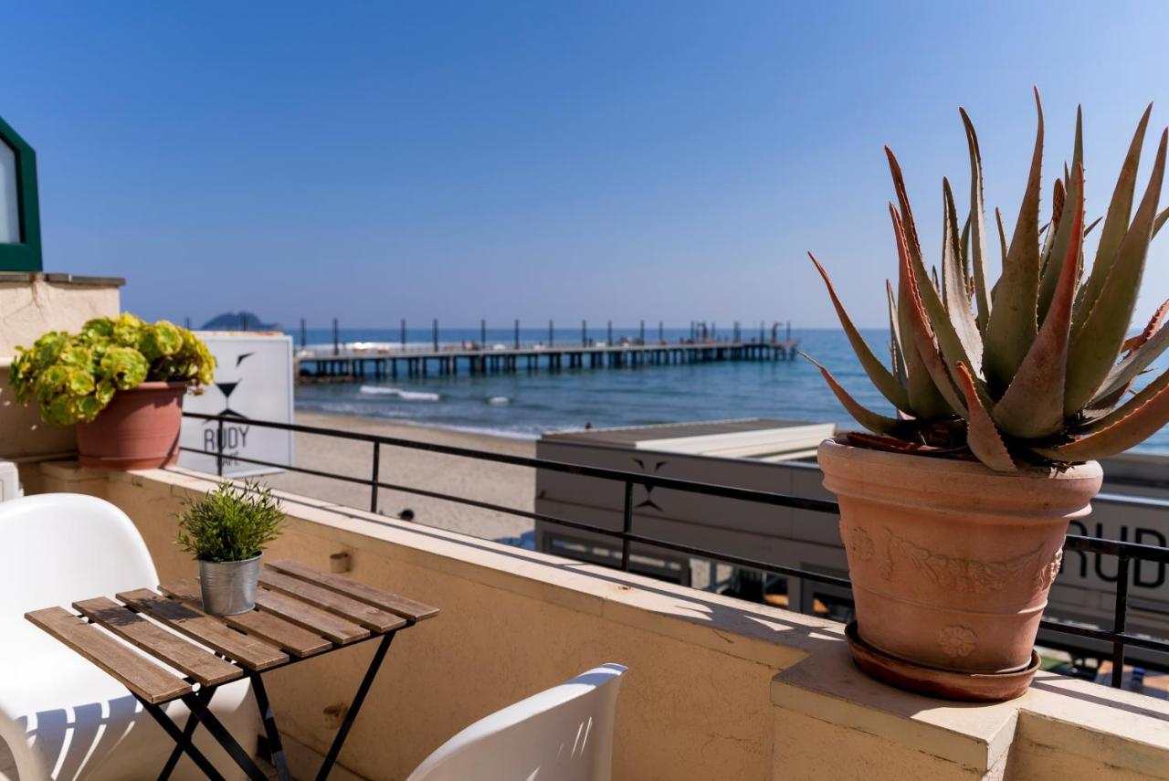 Fronte Mare Con Terrazzo